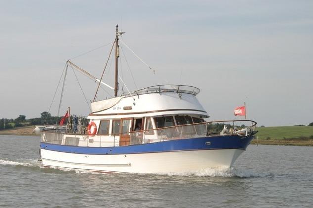 Trader - 38 Trawler Yacht