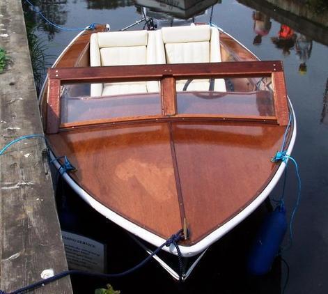 Traditional Style Electric Wooden Motor Boat