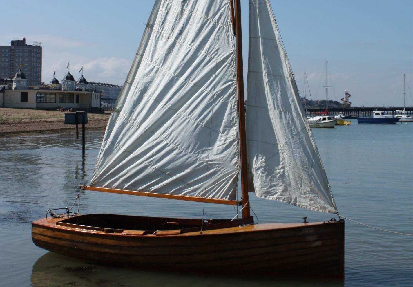 Gibb Centreplate sailing dinghy, Kent