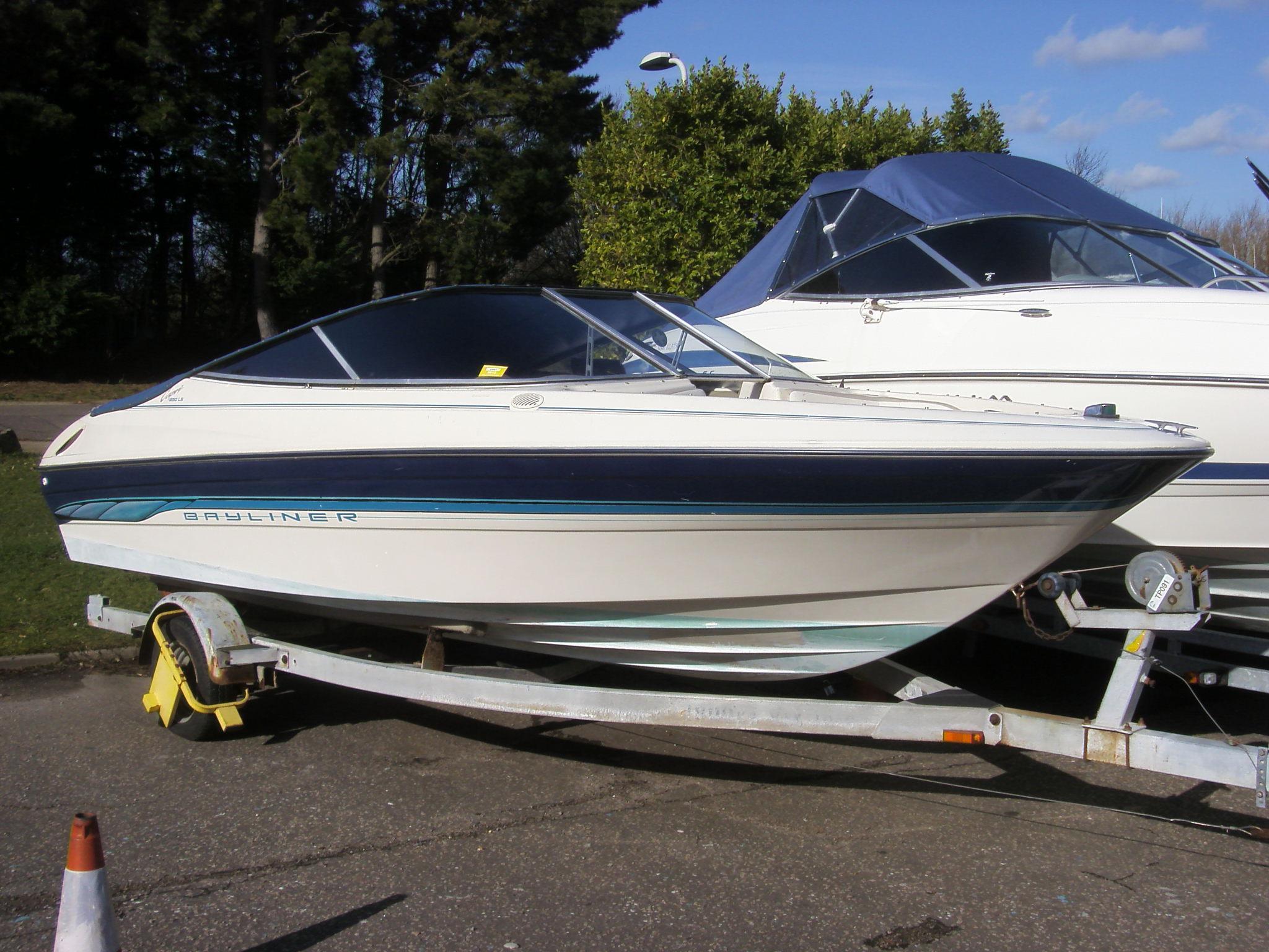 Bayliner 1850 Capri LS Mercruiser V6, Hampshire
