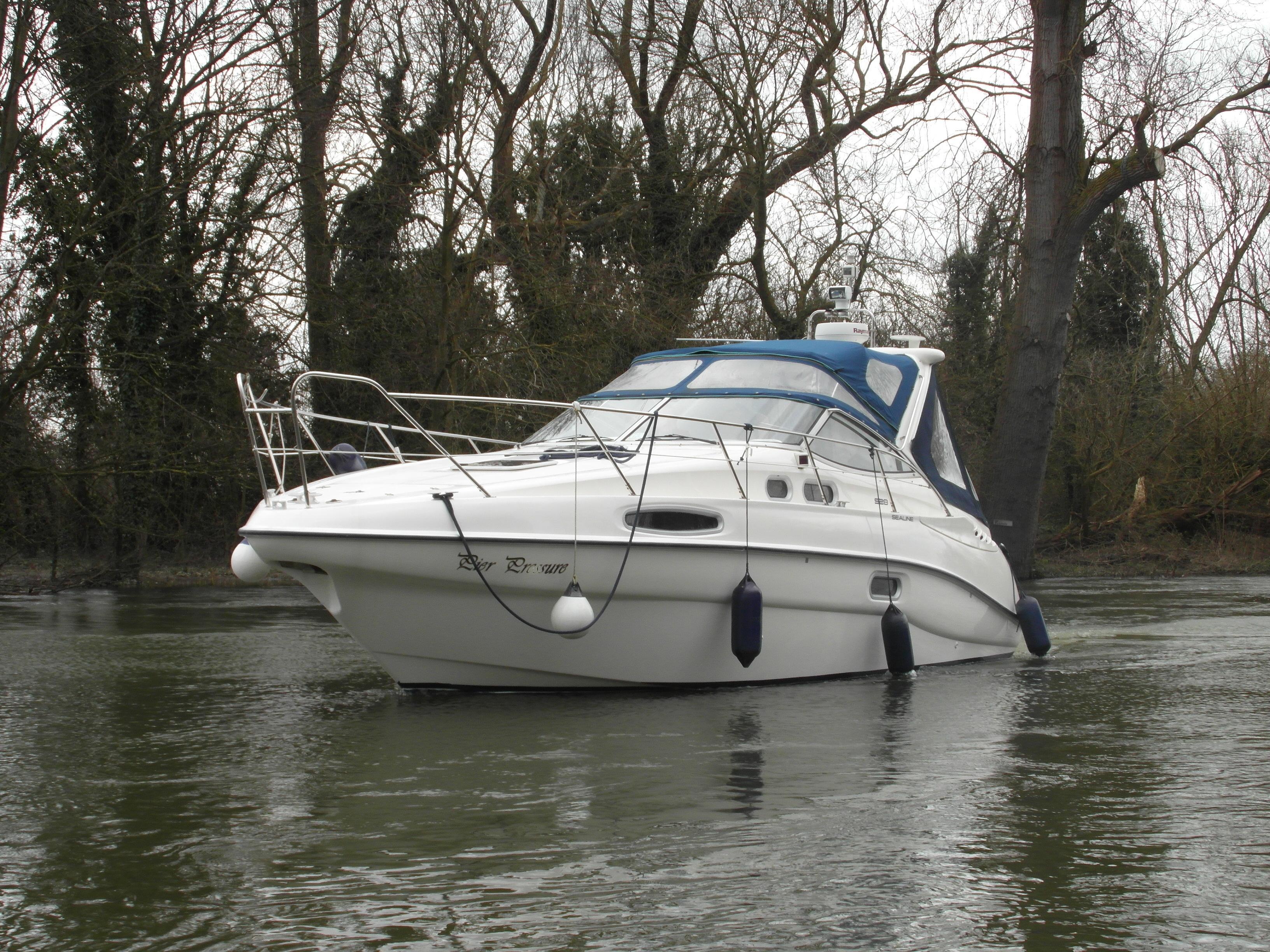 Sealine S28, Bray Marina, Berkshire