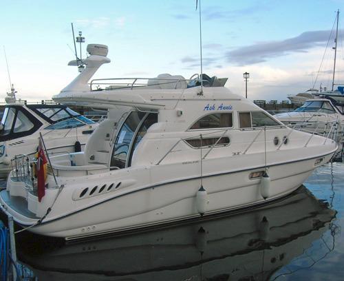 Sealine F33 , Afloat Hythe Marina