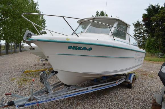 Ocqueteau 595, Essex Boatyards Ltd