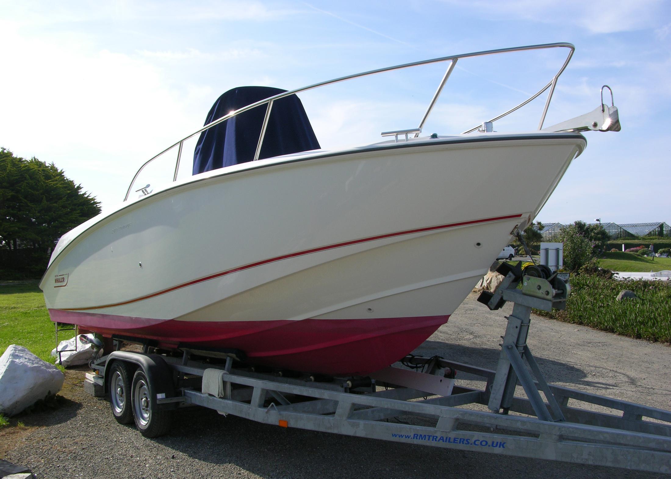 Boston Whaler 240 Outrage, Channel Islands