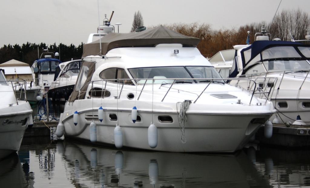 Sealine F37, Surrey