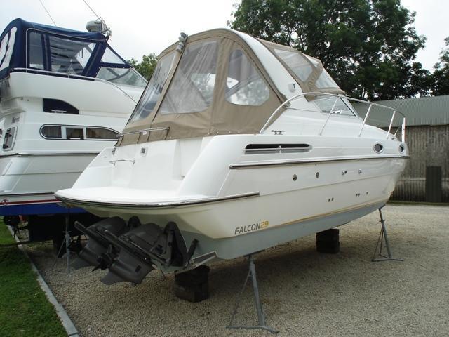 Falcon 29 sports boat, Berkshire