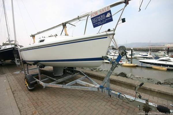 Catalina Capri 16