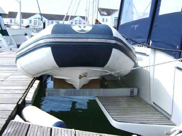 Beneteau Antares Series 9