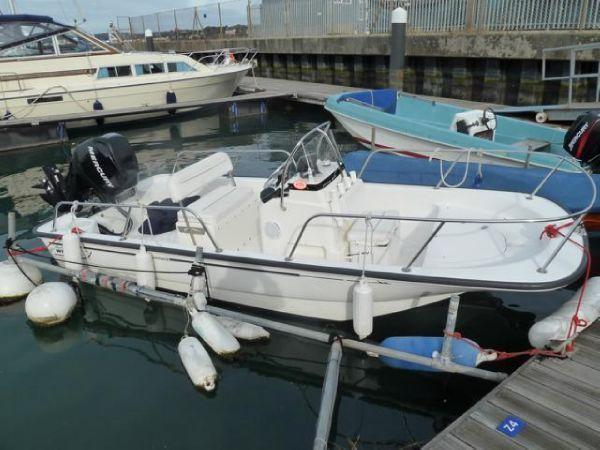 Boston Whaler Montauk 15