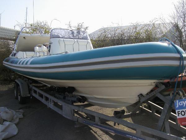 Cobra 8.5M Mercruiser Diesel 300Hp
