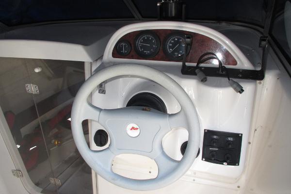 Quicksilver 520